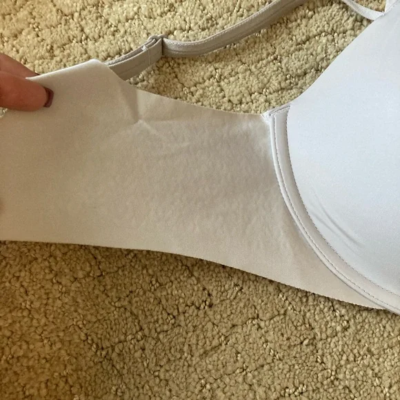 SOLD! NWOT VS push up bra, 34DD - Picture 2 of 7